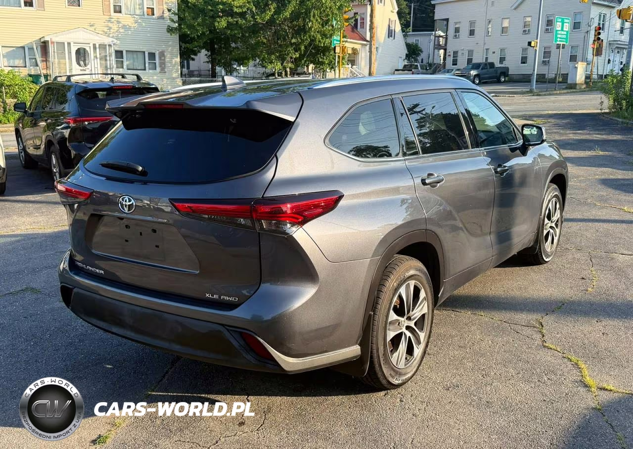 2020 Toyota Highlander Xle VIN:5TDHZRBH6LS010646 - 3