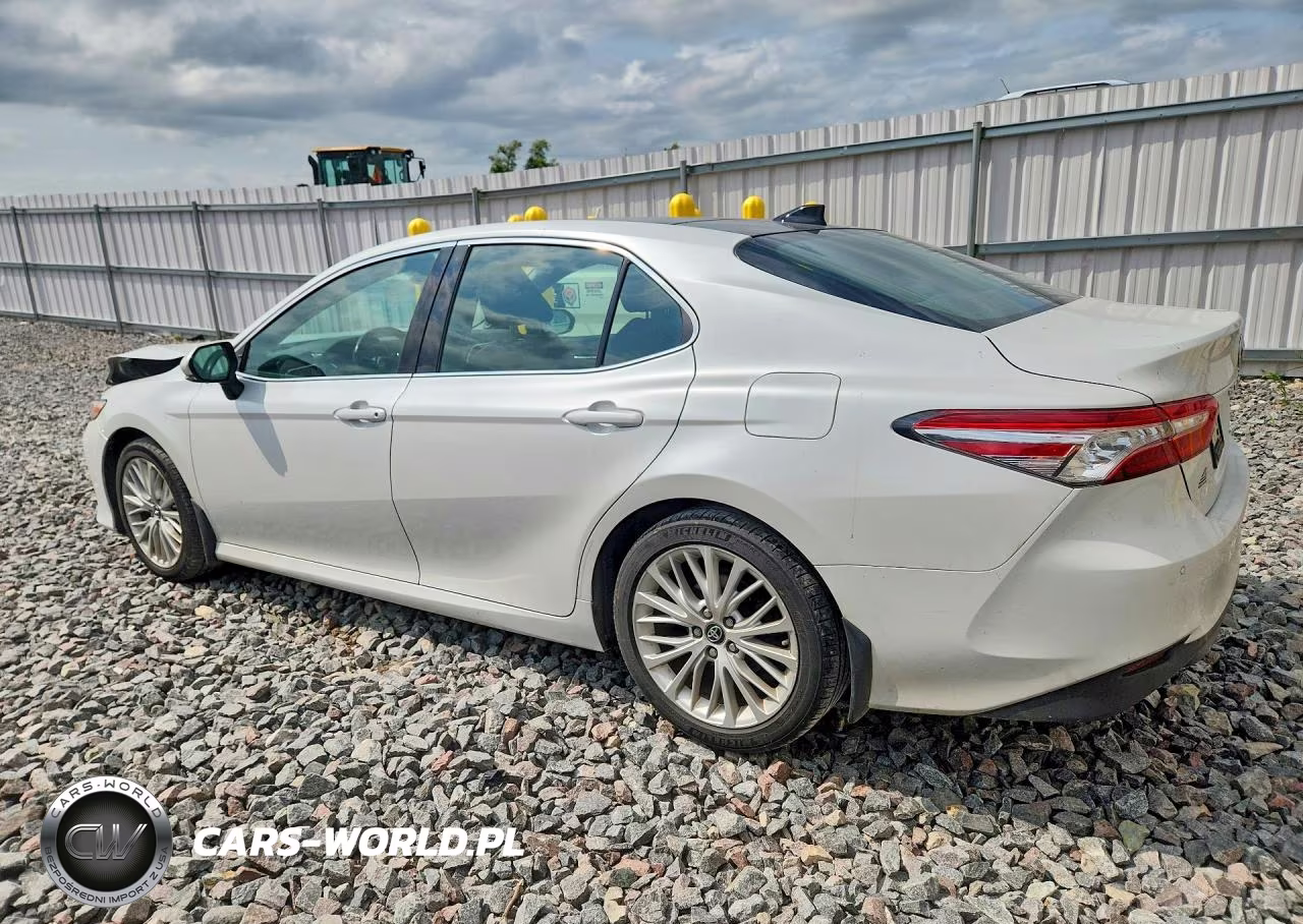 2018 Toyota Camry Xle VIN:4T1B11HK1JU110367 - 2