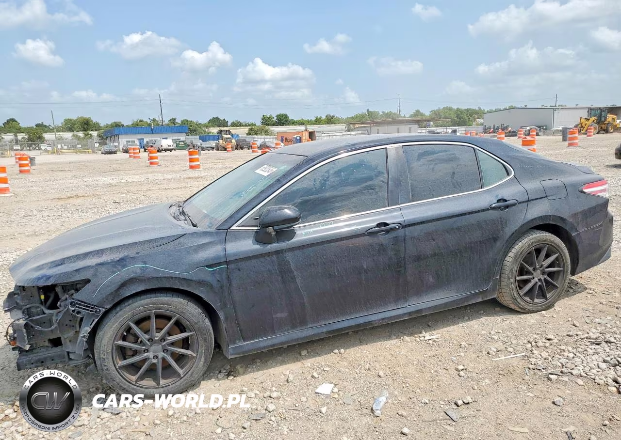 2019 Toyota Camry Le – zdjęcie 1 z 13