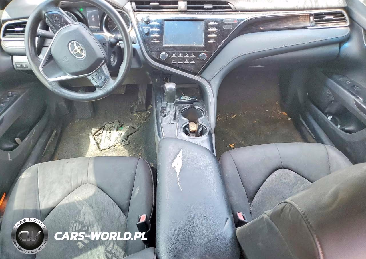 2019 Toyota Camry Le VIN:4T1B11HK4KU196226 - 8