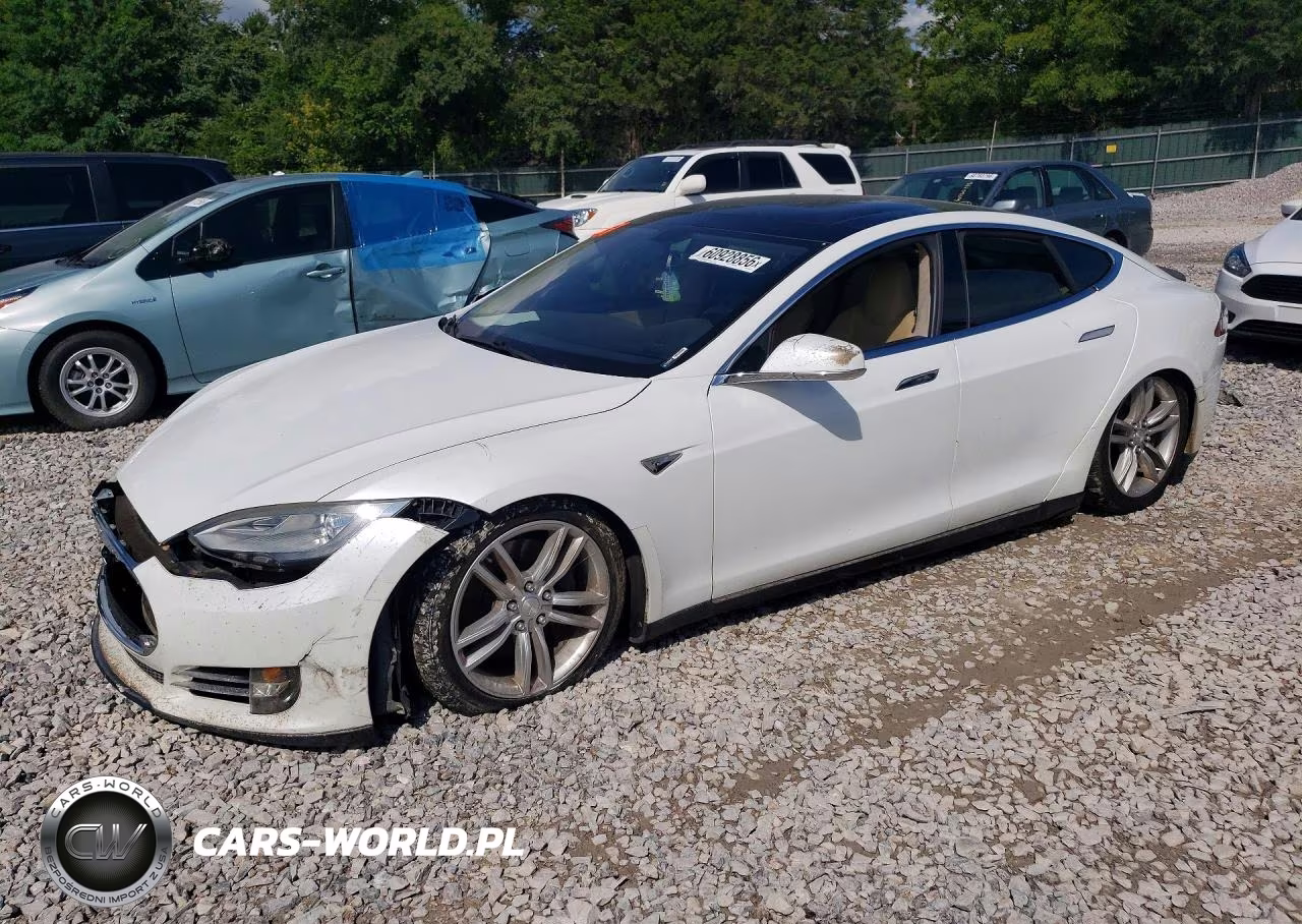 2013 Tesla Model S – zdjęcie 1 z 14