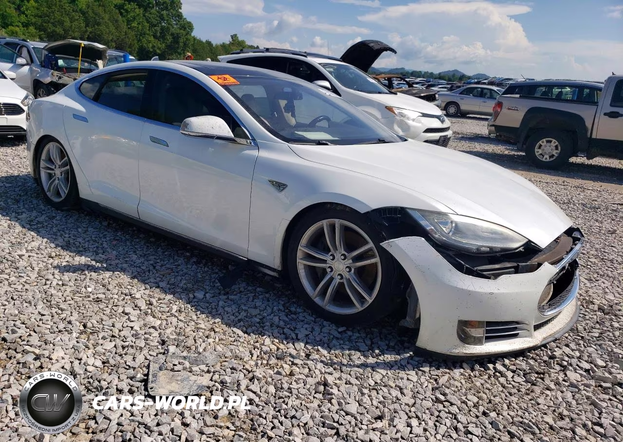 2013 Tesla Model S VIN:5YJSA1DP7DFP06103 - 4