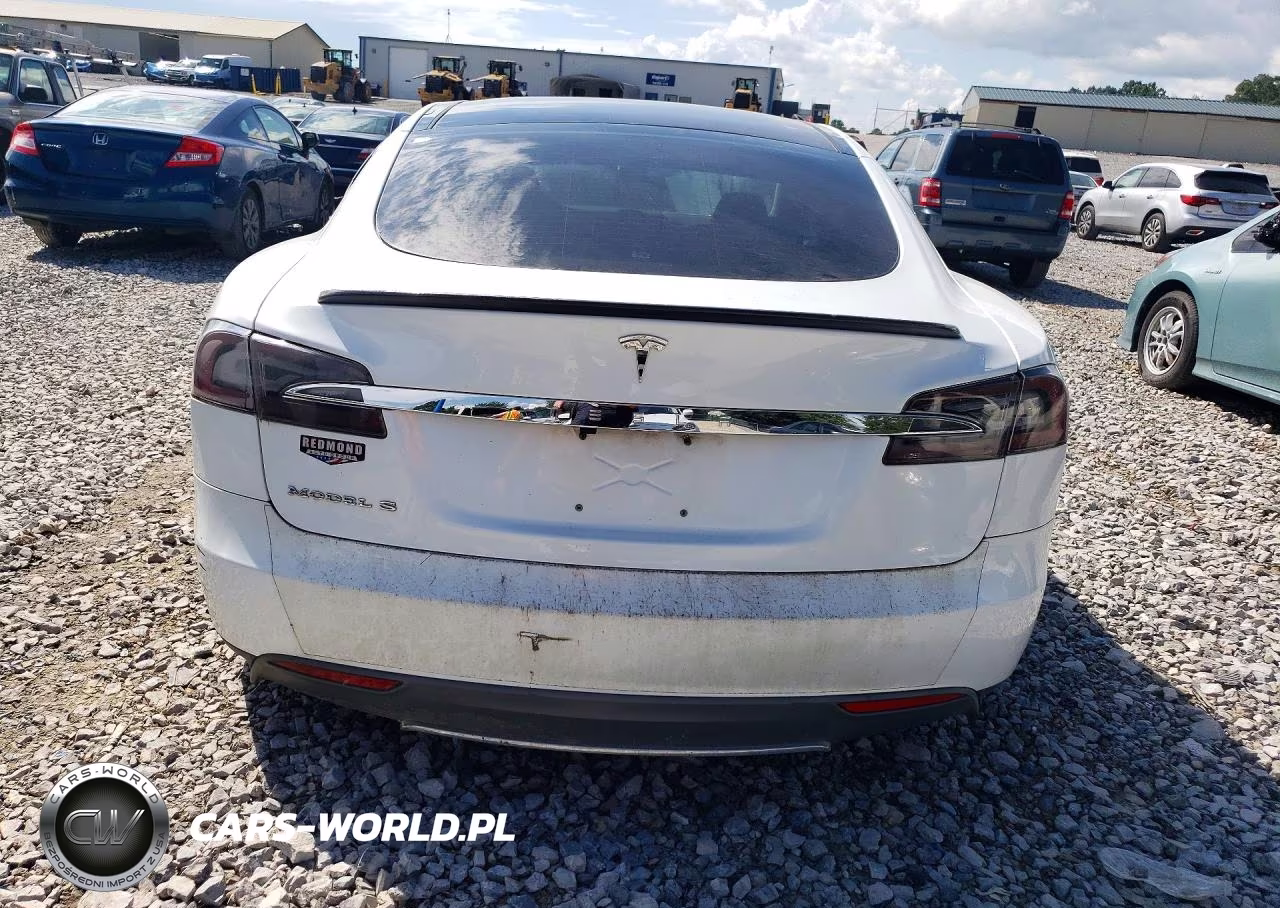 2013 Tesla Model S VIN:5YJSA1DP7DFP06103 - 6