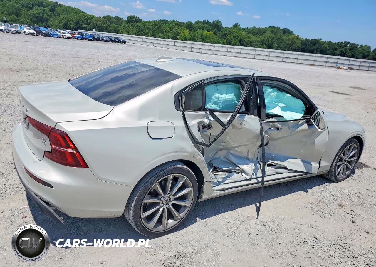 2021 Volvo S60 T5 Momentum VIN:7JR102FKXMG093505 - 3