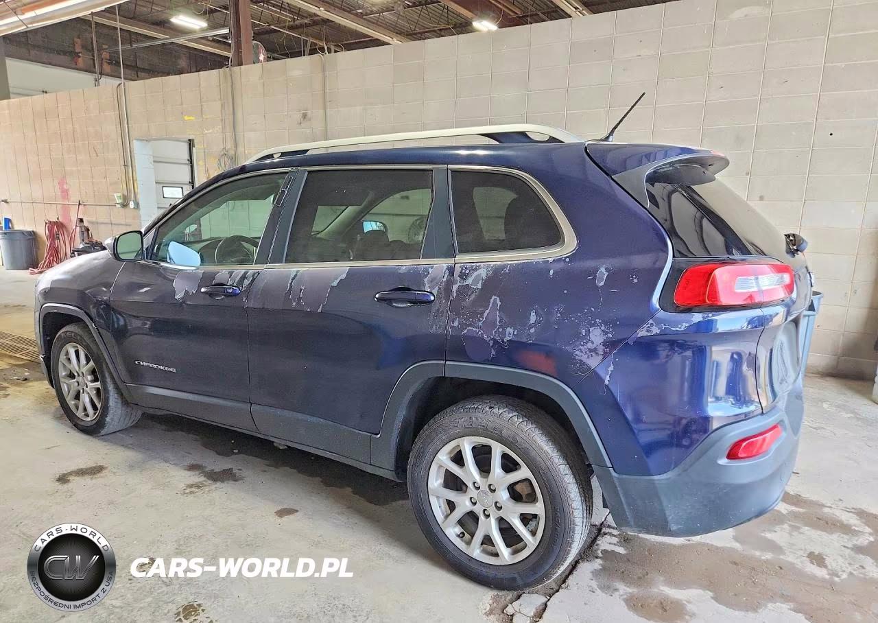 2015 Jeep Cherokee Latitude VIN:1C4PJLCB1FW759806 - 2