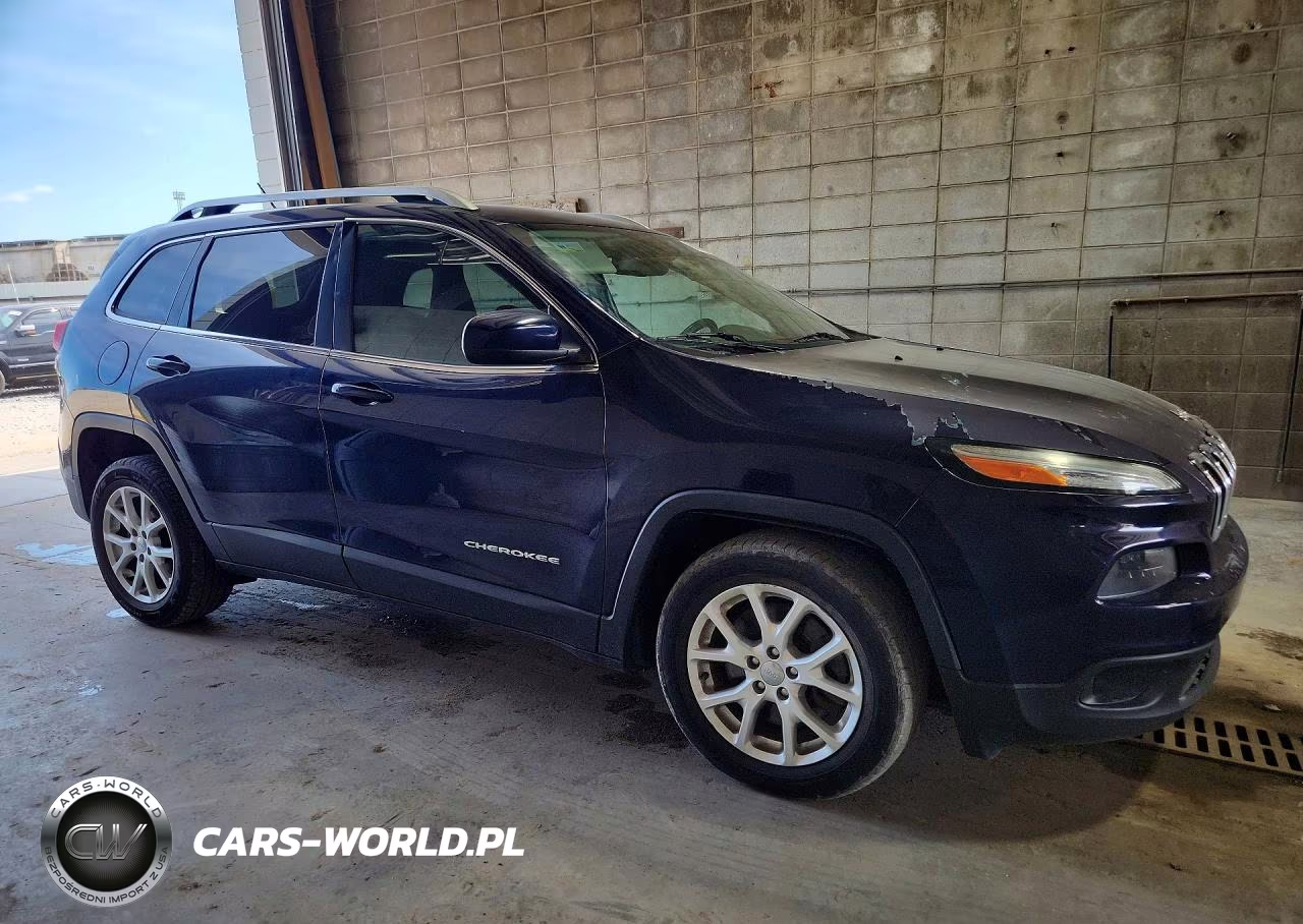 2015 Jeep Cherokee Latitude VIN:1C4PJLCB1FW759806 - 4
