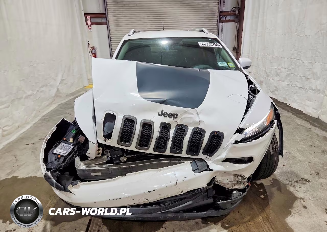 2017 Jeep Cherokee Latitude VIN:1C4PJMCS1HW506350 - 5