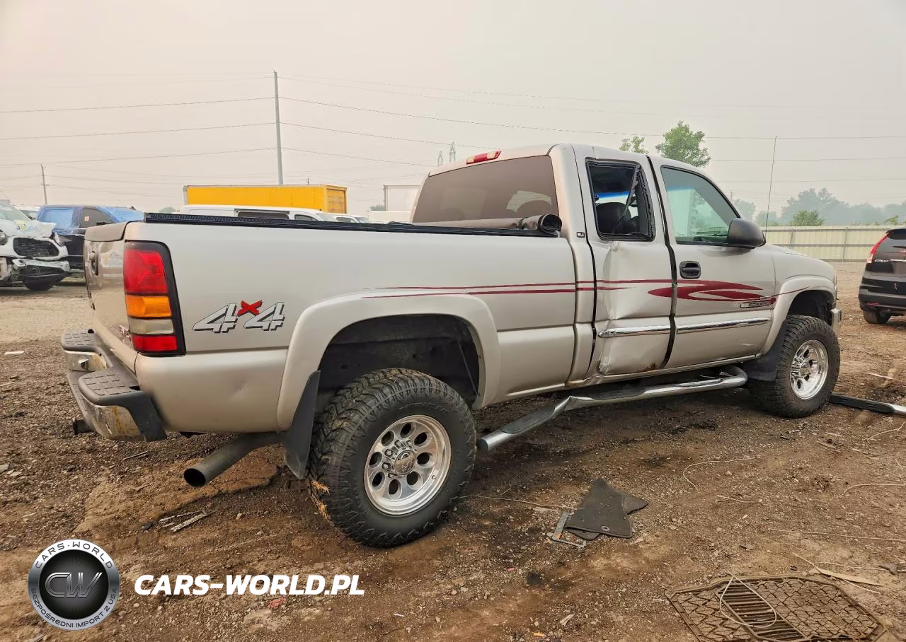 2004 GMC Sierra K2500 Heavy Duty VIN:1GTHK29194E144529 - 3