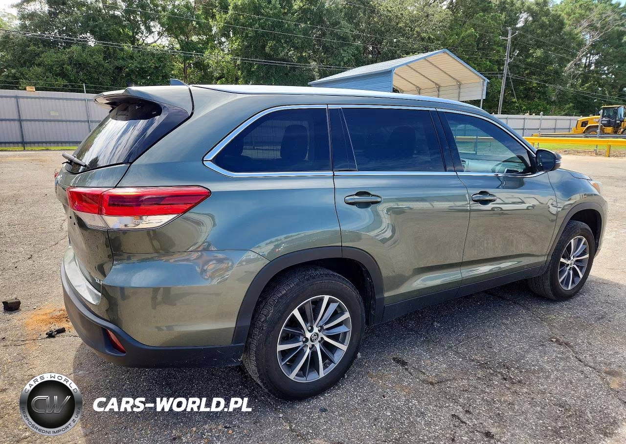 2019 Toyota Highlander Xle VIN:5TDKZRFH0KS310245 - 3