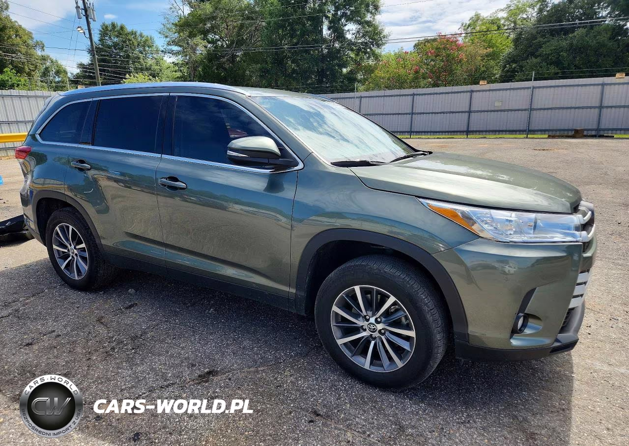 2019 Toyota Highlander Xle VIN:5TDKZRFH0KS310245 - 4