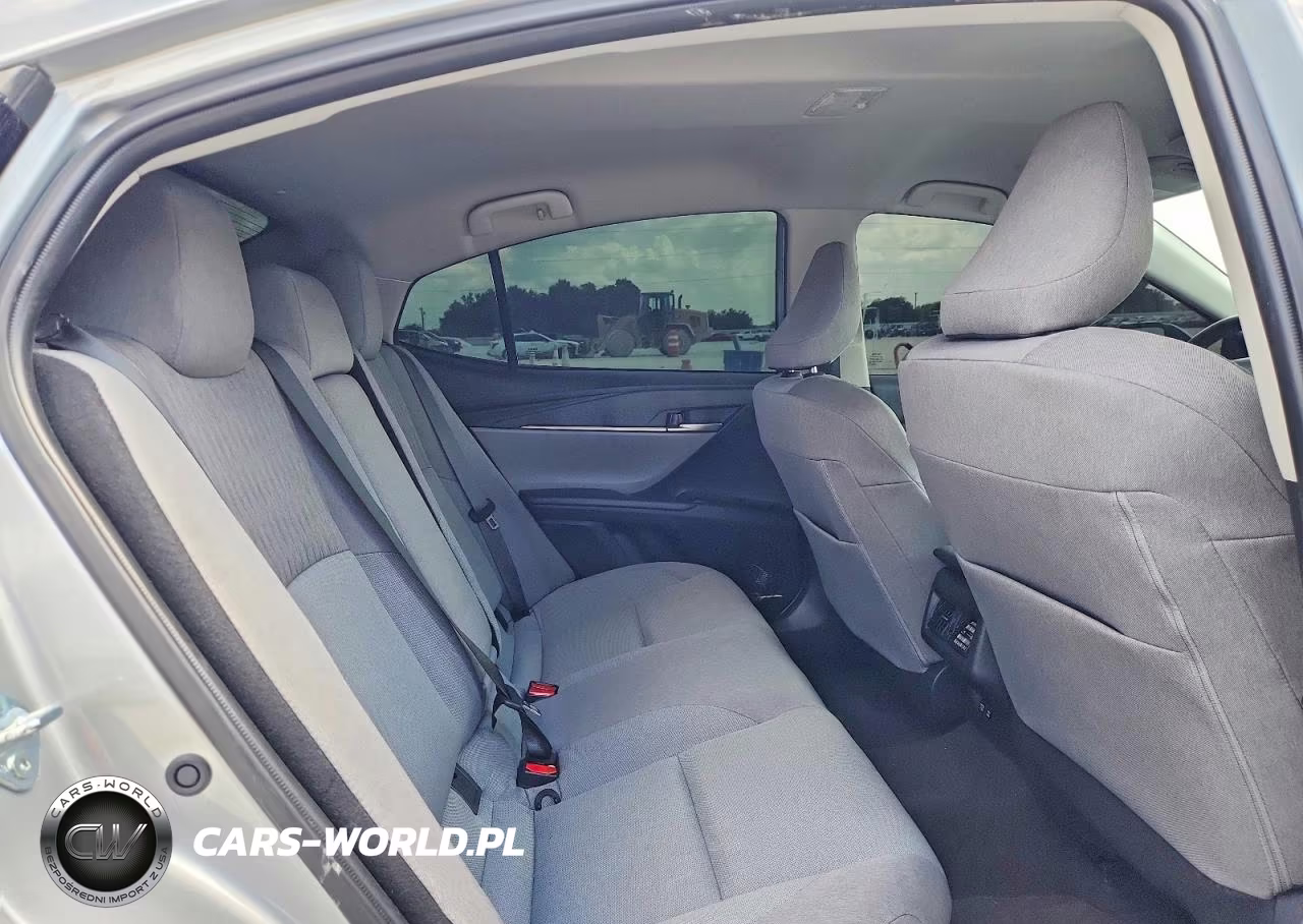 2025 Toyota Camry Le VIN:4T1DAACK5SU189379 - 10