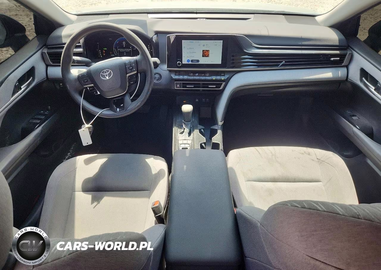 2025 Toyota Camry Le VIN:4T1DAACK5SU189379 - 8