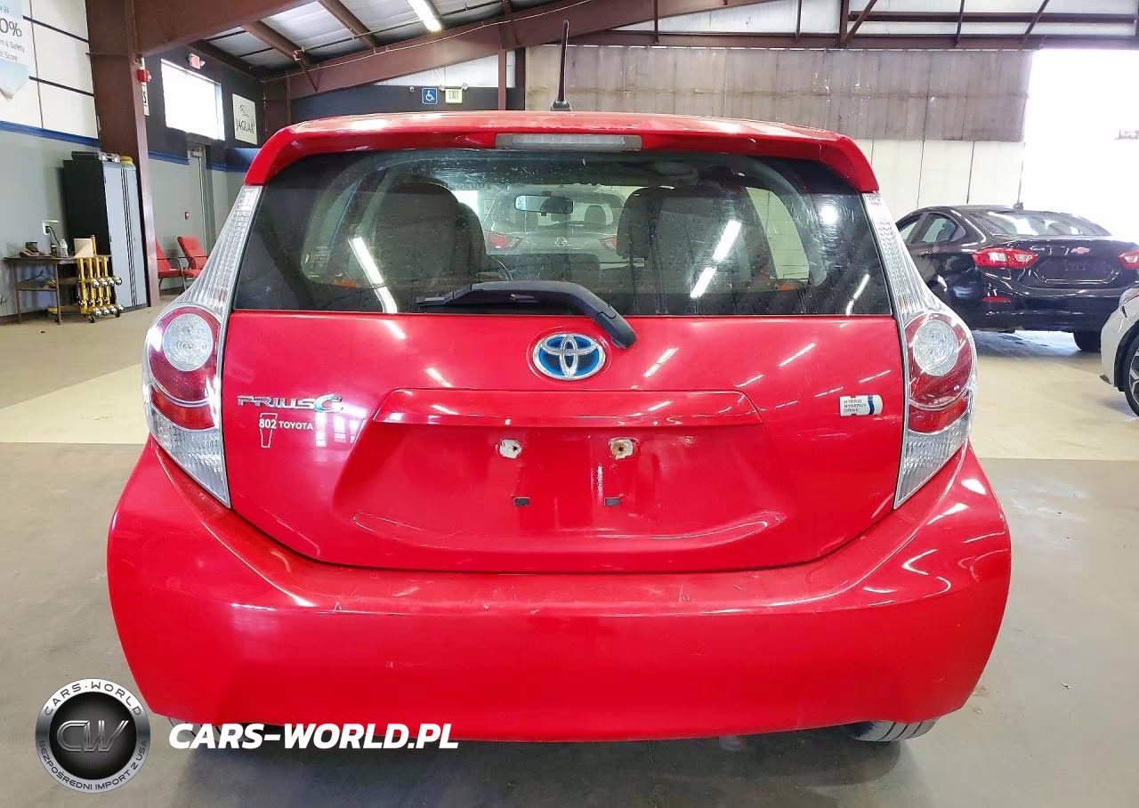 2014 Toyota Prius C Two VIN:JTDKDTB37E1569600 - 6