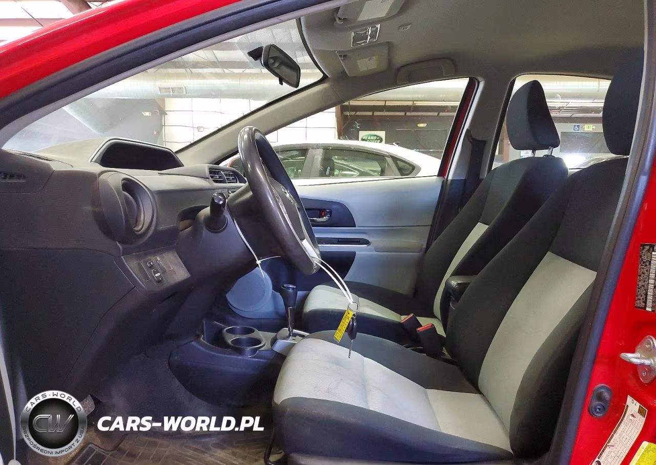 2014 Toyota Prius C Two VIN:JTDKDTB37E1569600 - 7