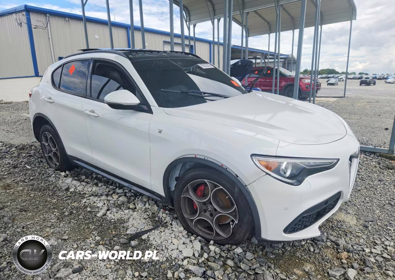 2022 Alfa Romeo Stelvio Ti VIN:ZASPAKBN9N7D36784 - 4