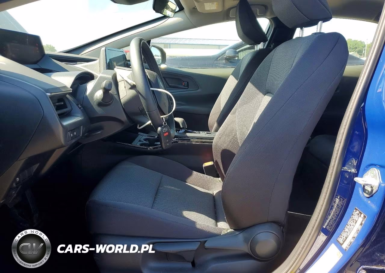 2025 Toyota Prius Le VIN:JTDACAAU6S3064421 - 7