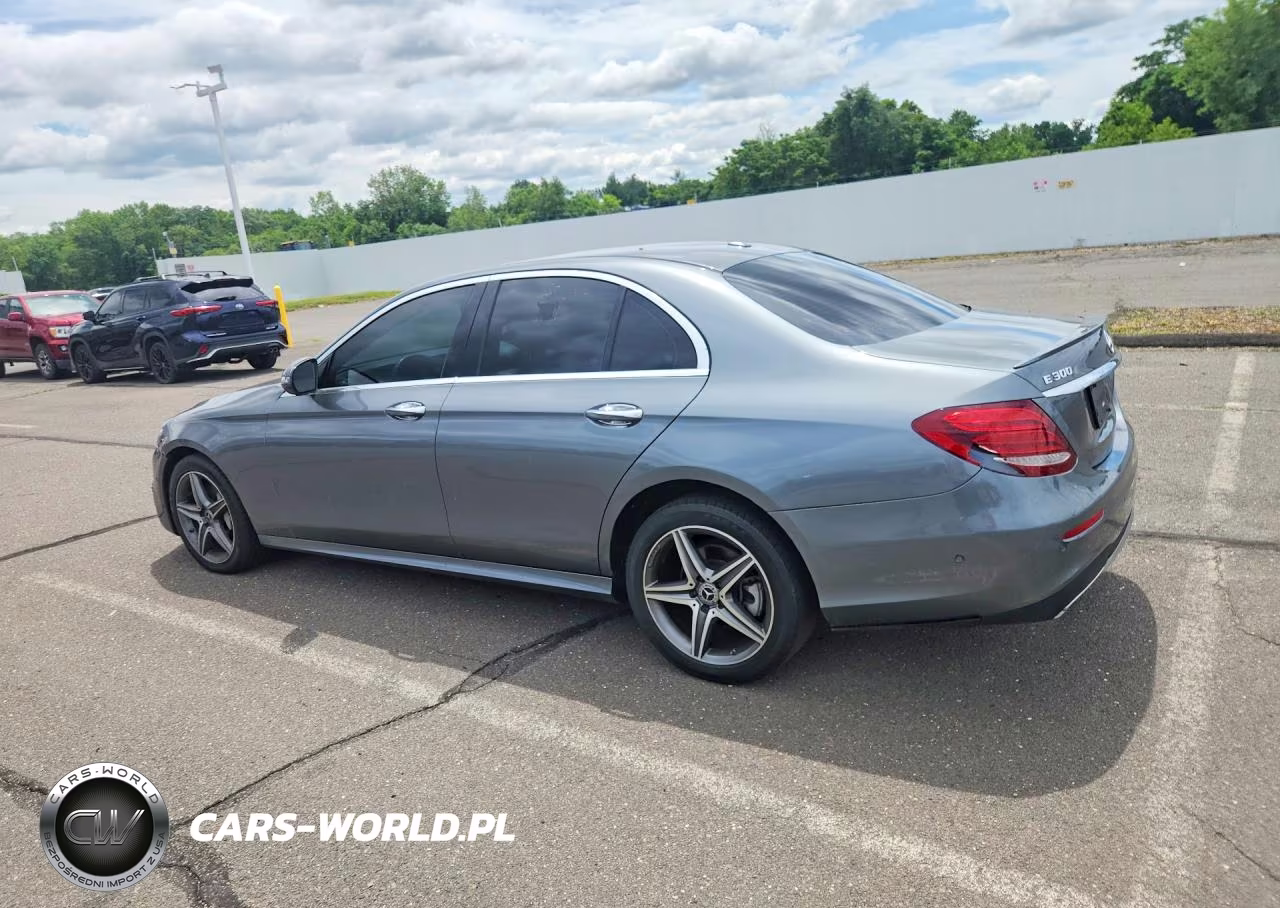 2018 Mercedes-Benz E 300 4Matic VIN:WDDZF4KB9JA329955 - 2