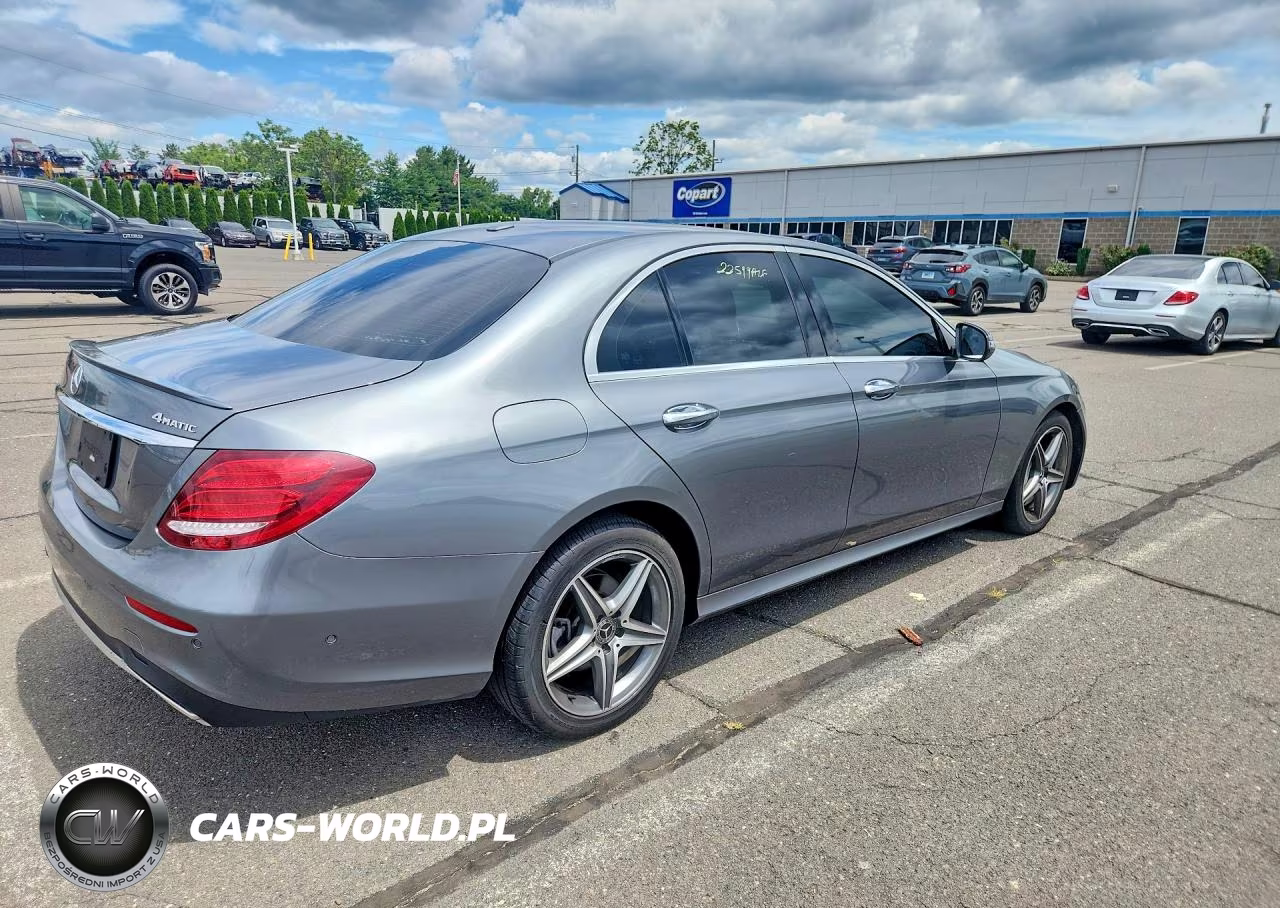 2018 Mercedes-Benz E 300 4Matic VIN:WDDZF4KB9JA329955 - 3