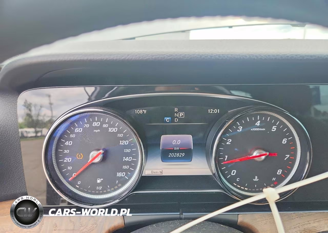 2018 Mercedes-Benz E 300 4Matic VIN:WDDZF4KB9JA329955 - 9