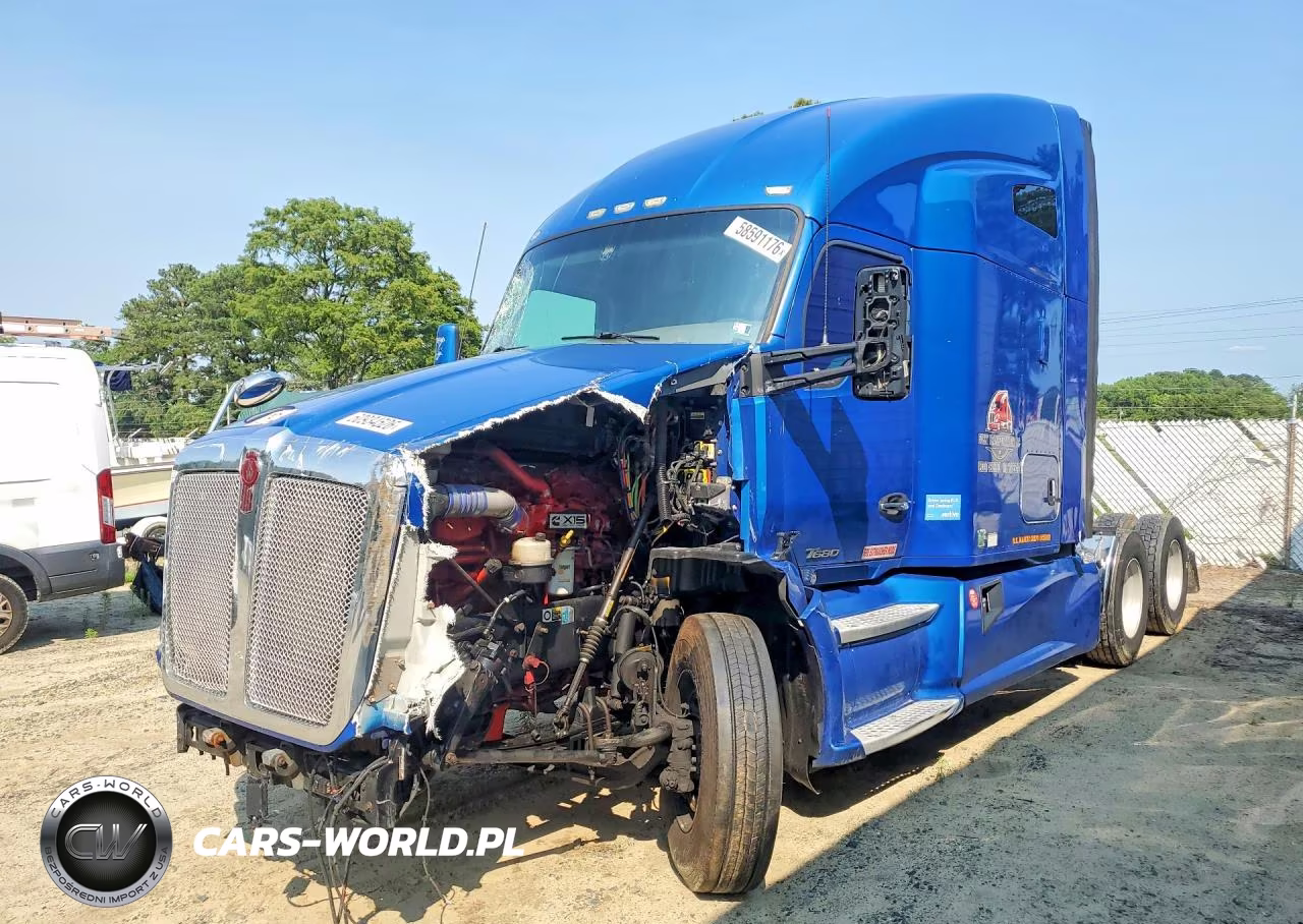 2018 Kenworth T680 Semi Truck