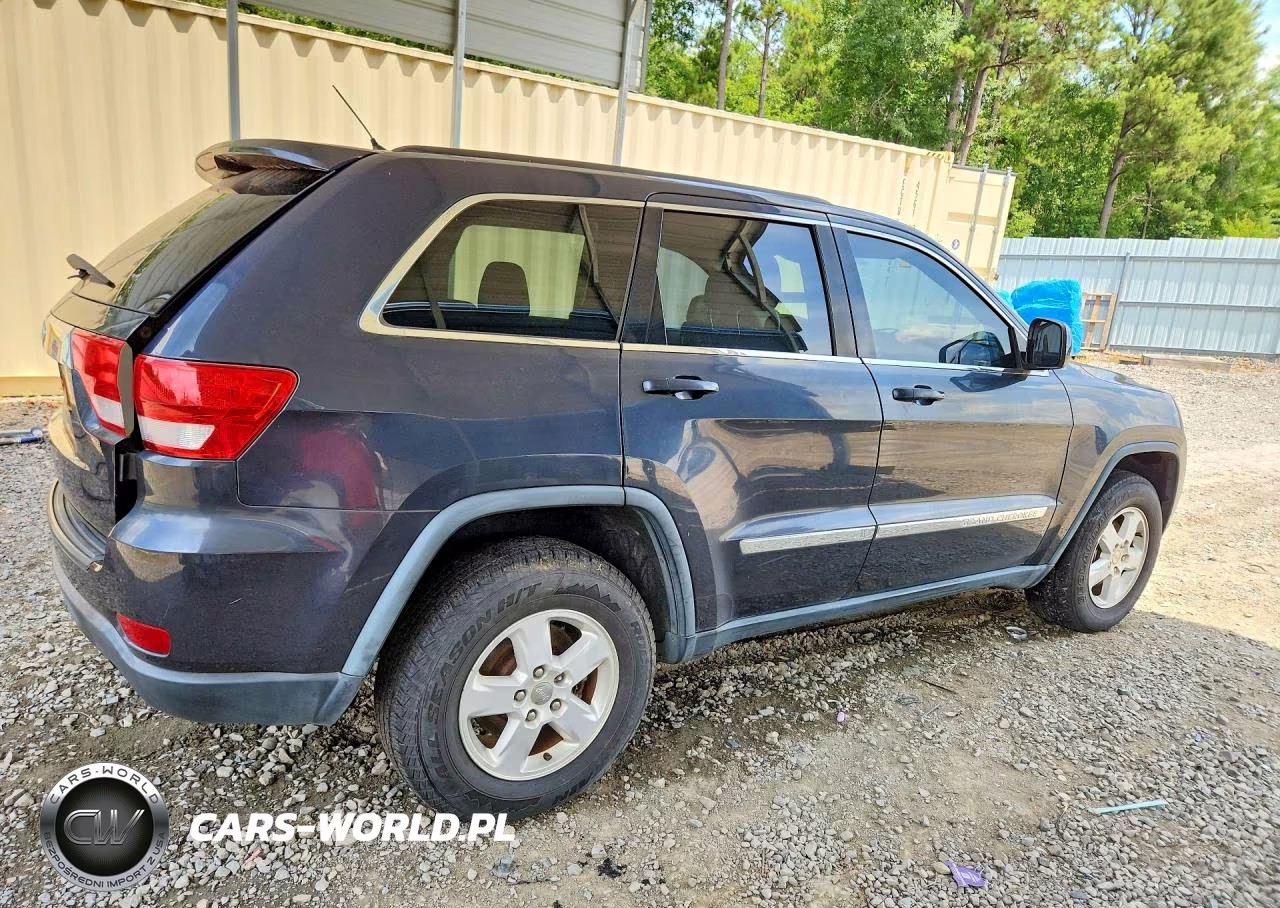 2012 Jeep Grand Cherokee Laredo VIN:1C4RJFAG6CC325676 - 3