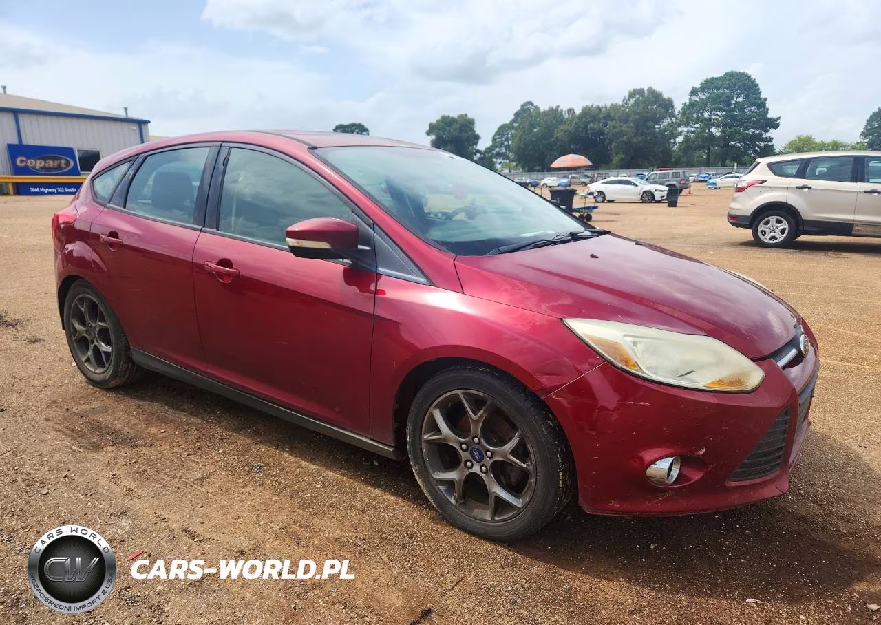 2014 Ford Focus Se VIN:1FADP3K25EL303445 - 4