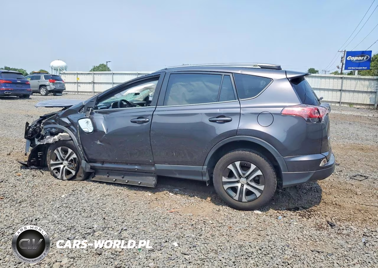 2018 Toyota Rav4 Le VIN:JTMBFREV9JJ744319 - 2