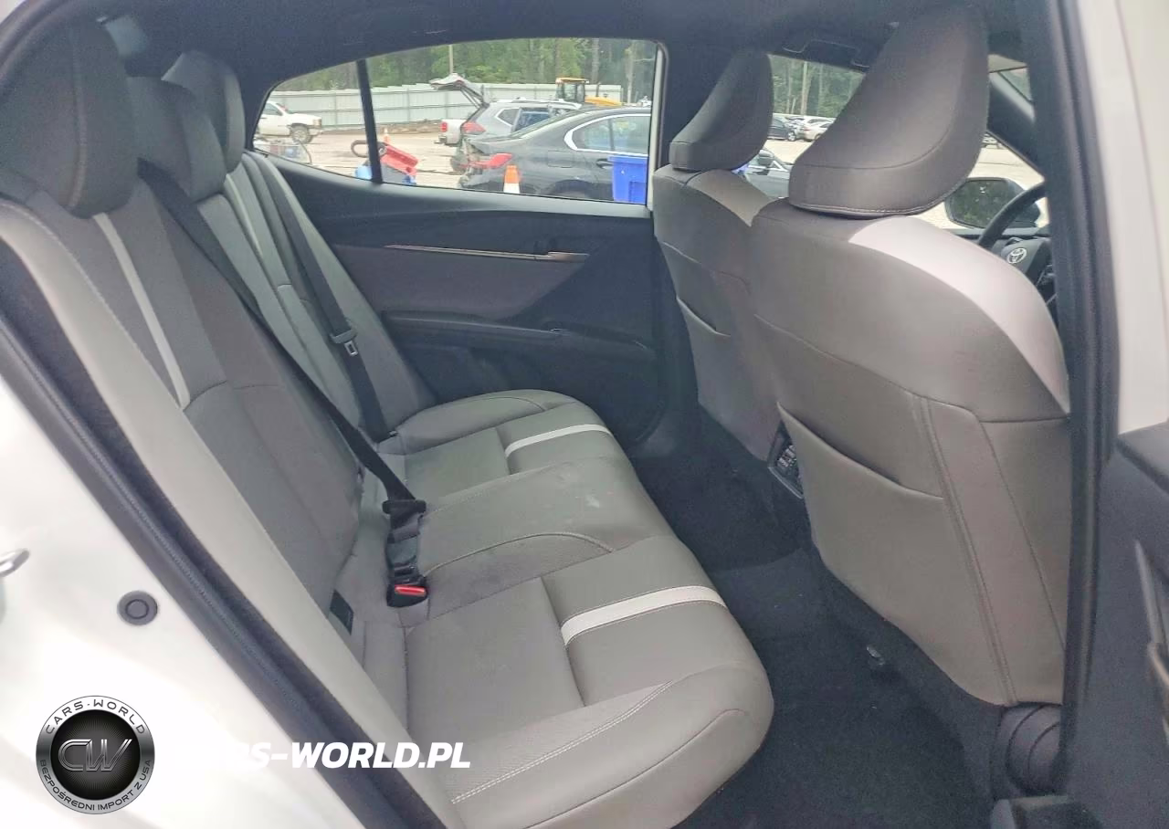 2026 Toyota Camry Se VIN:4T1DAACKXTU693704 - 10