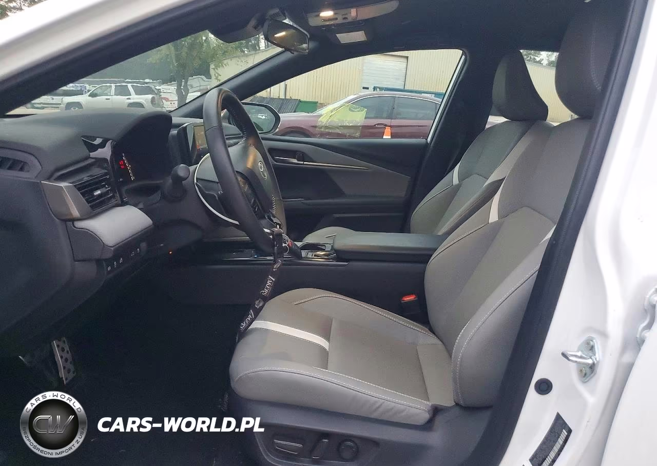 2026 Toyota Camry Se VIN:4T1DAACKXTU693704 - 7