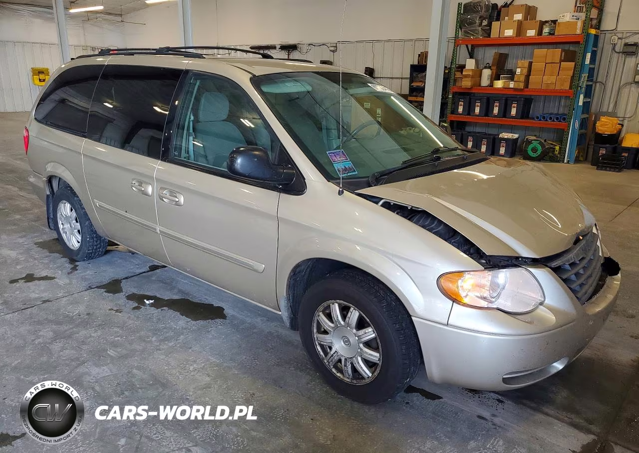 2007 Chrysler Town & Country Touring VIN:2A8GP54L07R170492 - 4