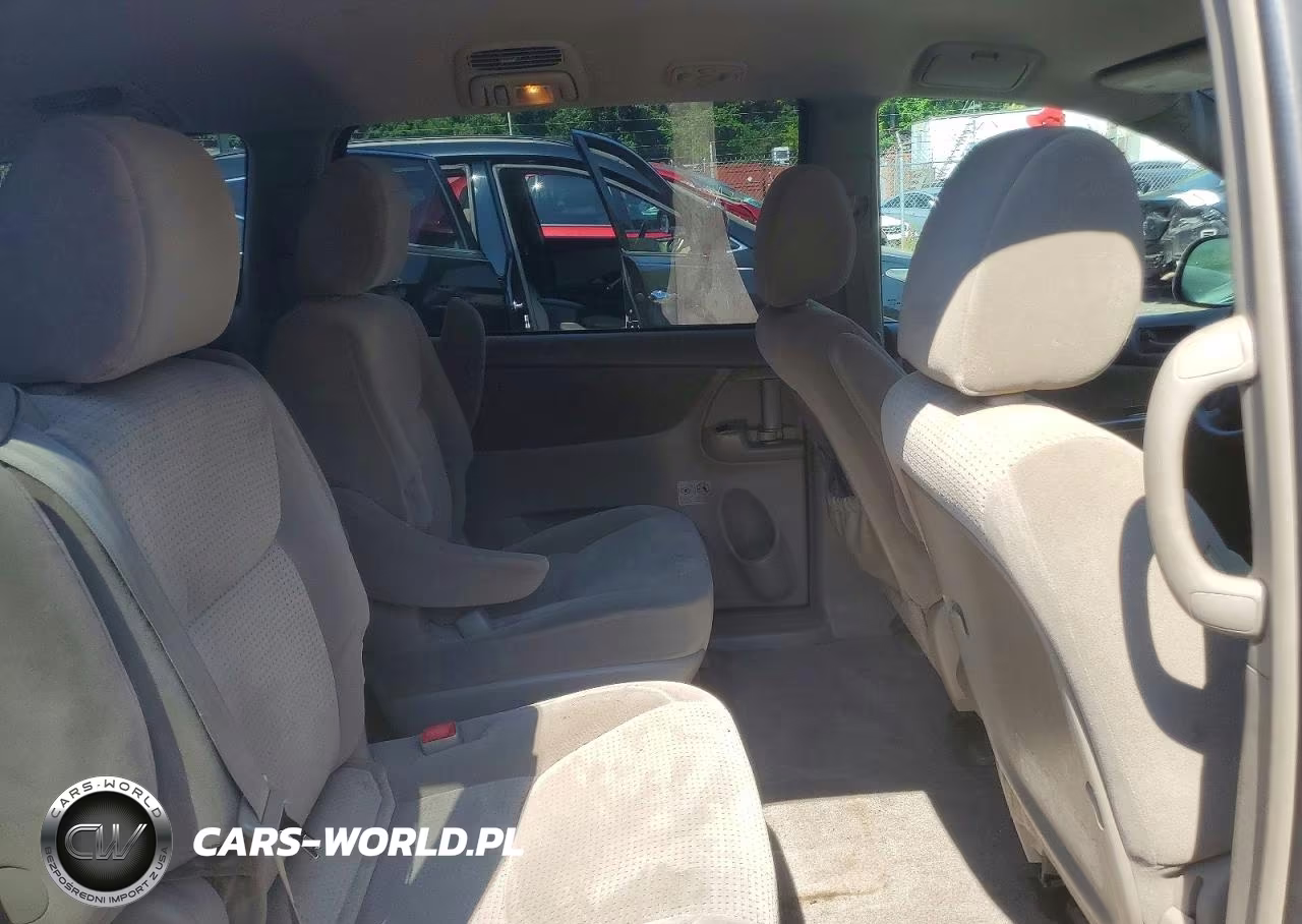 2010 Toyota Sienna Le 7-Passenger VIN:5TDKK4CC8AS316809 - 11