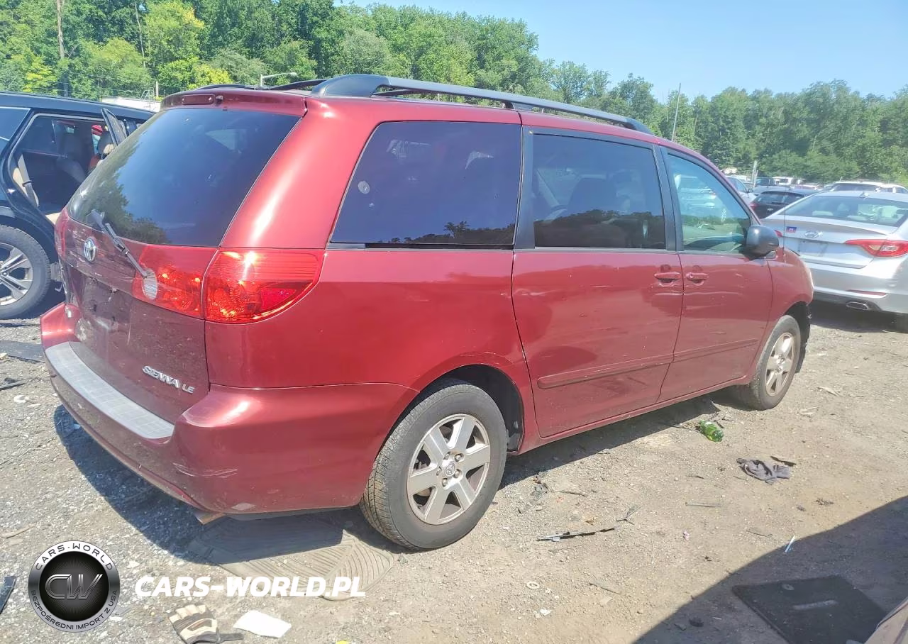 2010 Toyota Sienna Le 7-Passenger VIN:5TDKK4CC8AS316809 - 3