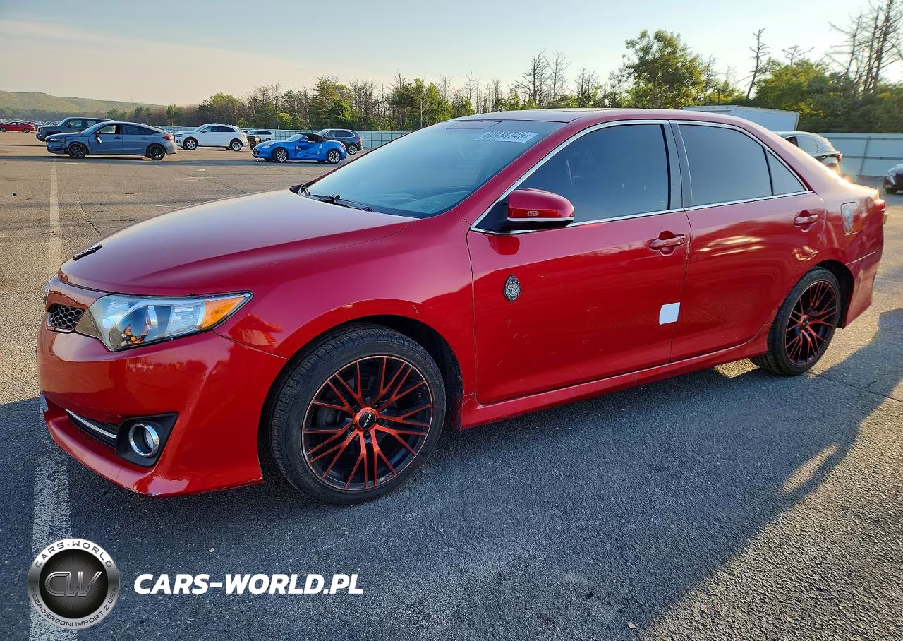 2014 Toyota Camry Se Sport – zdjęcie 1 z 12