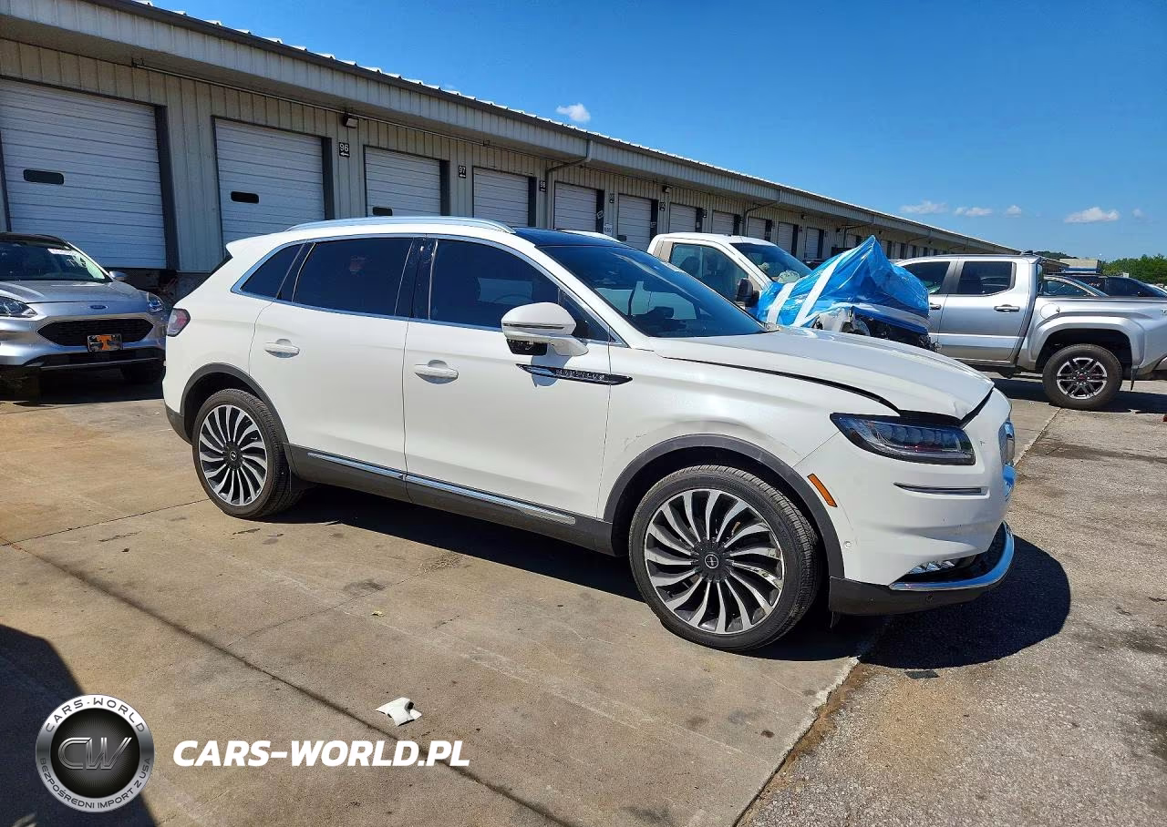 2022 Lincoln Nautilus Black Label VIN:2LMPJ9JPXNBL05569 - 4