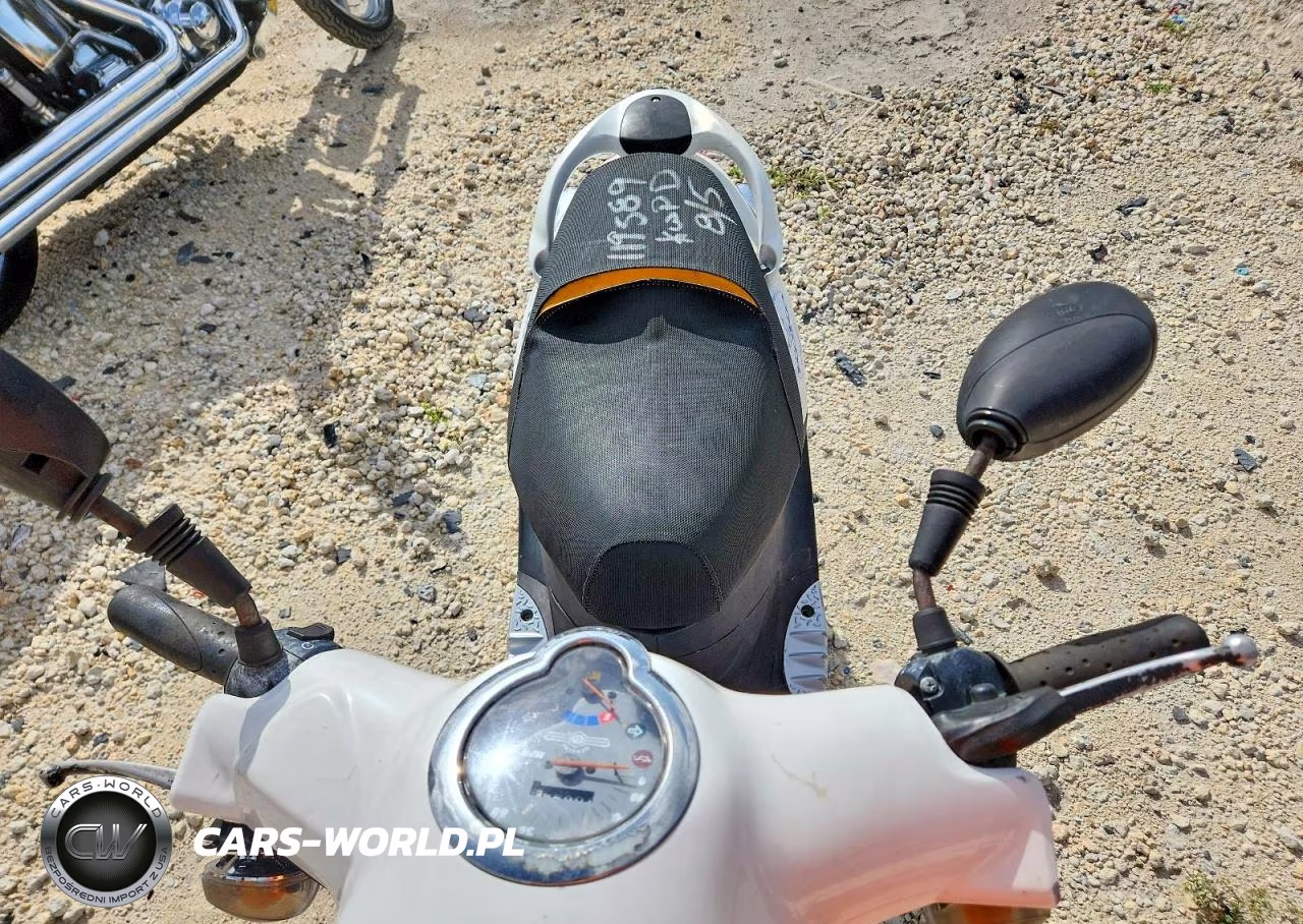 2016 Genuine Scooter Co. Buddy 50 VIN:RFVPAP5A8G1119589 - 5
