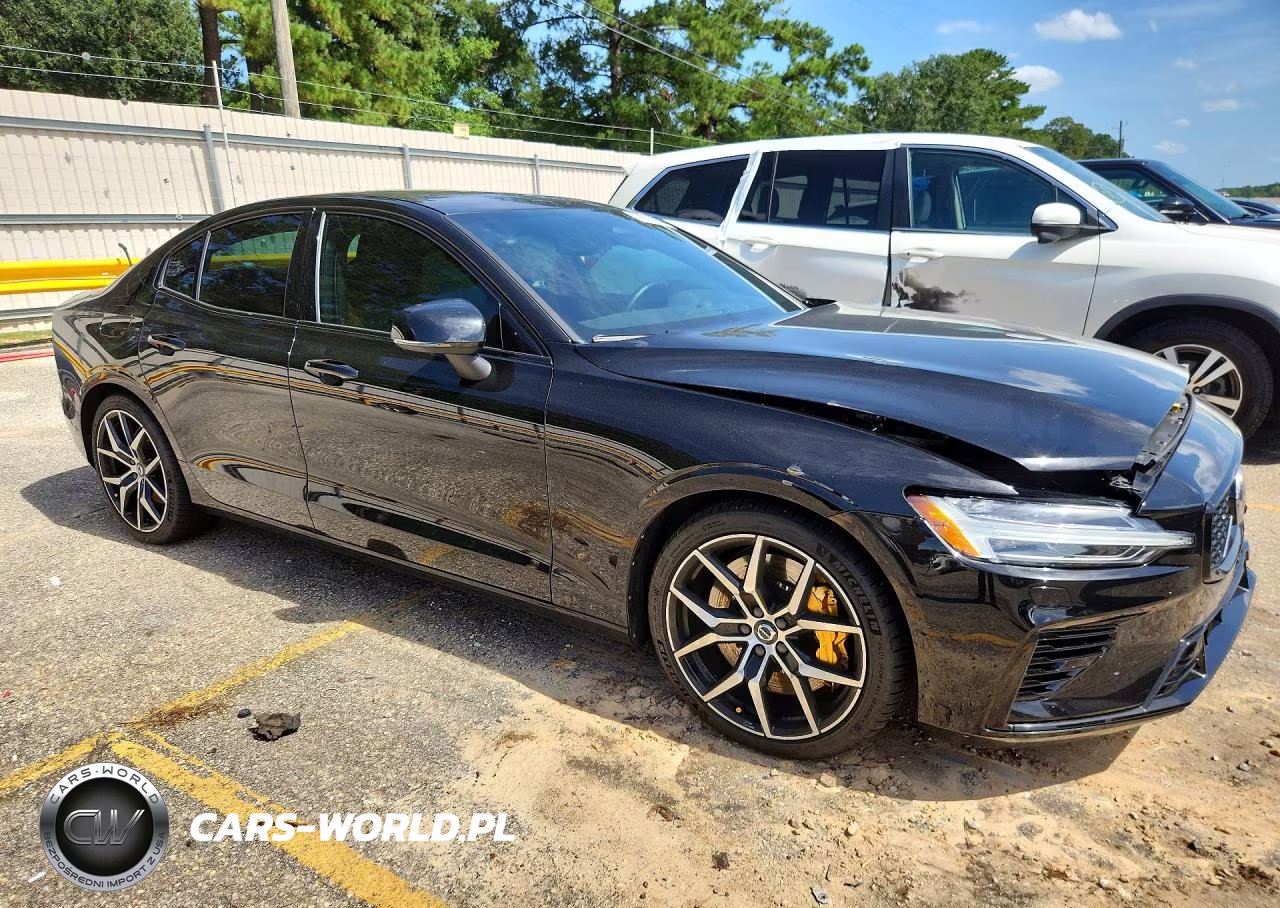 2023 Volvo S60 Polestar Engineered VIN:7JRH60FP0PG254753 - 4