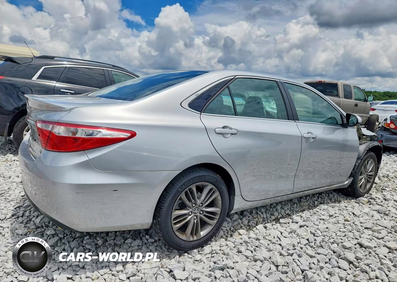 2017 Toyota Camry Se VIN:4T1BF1FK3HU450909 - 3