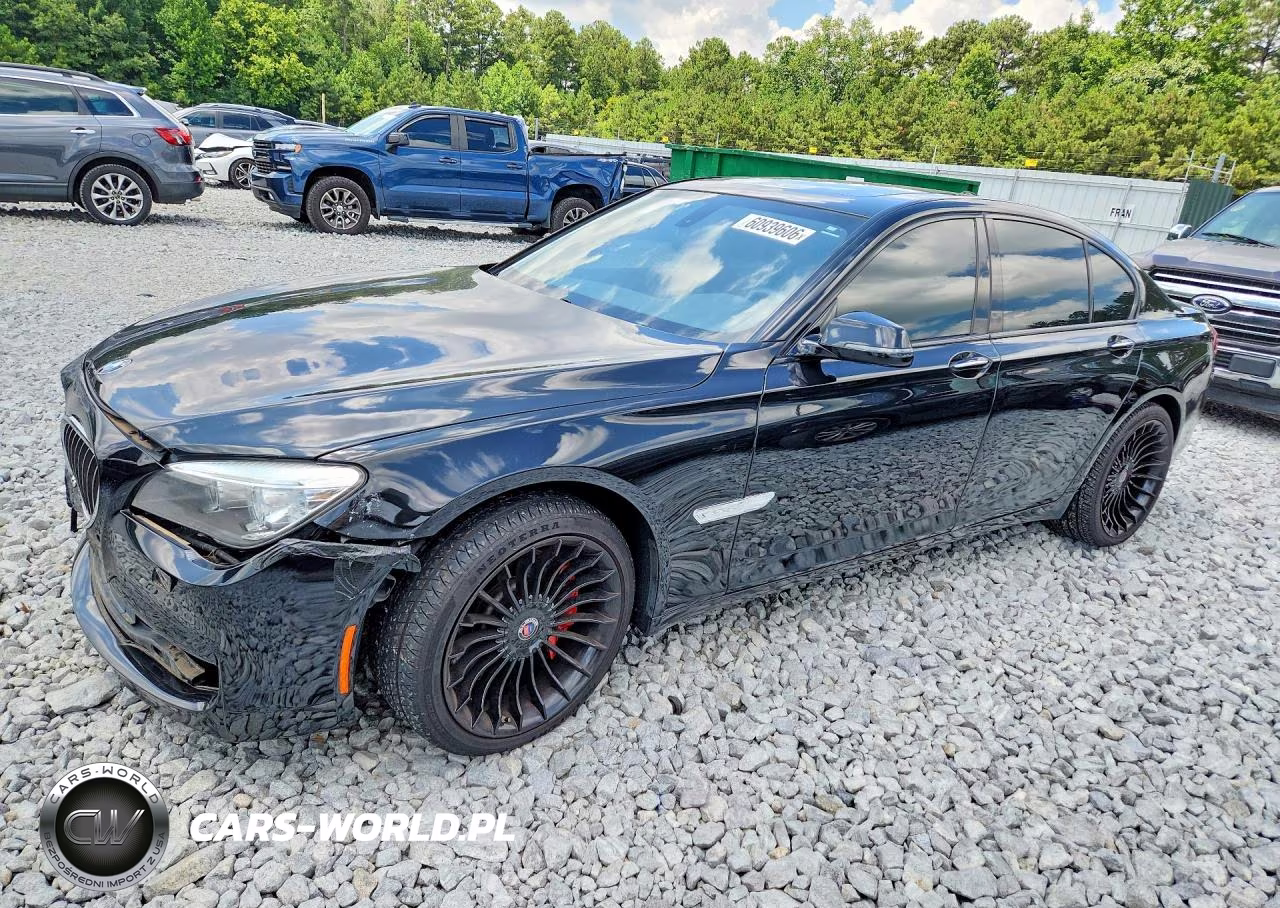 2013 BMW 750 Xi