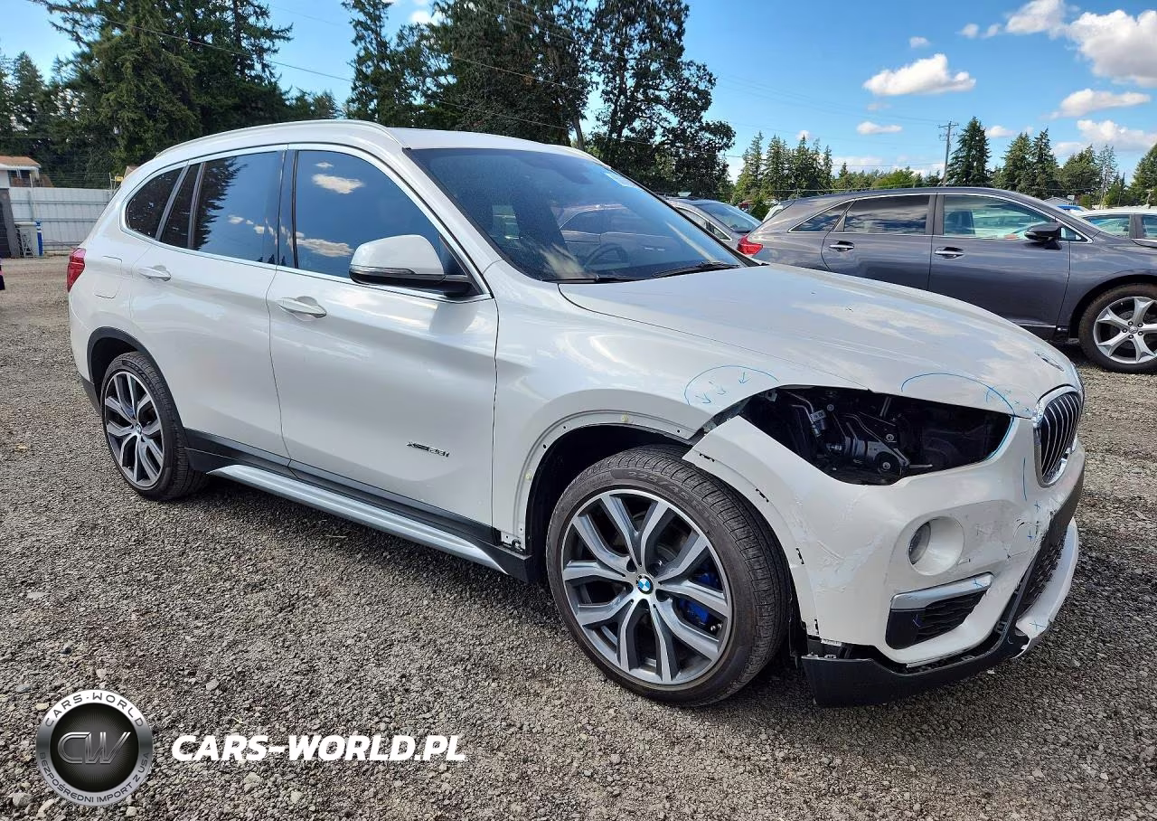2018 BMW X1 xDrive28I VIN:WBXHT3C37J5K23774 - 4