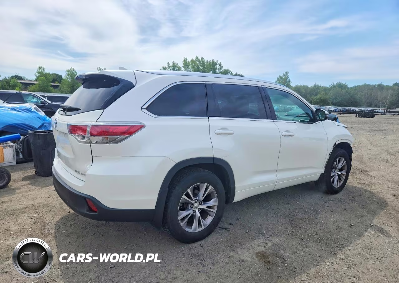 2014 Toyota Highlander Xle VIN:5TDJKRFH3ES046653 - 3