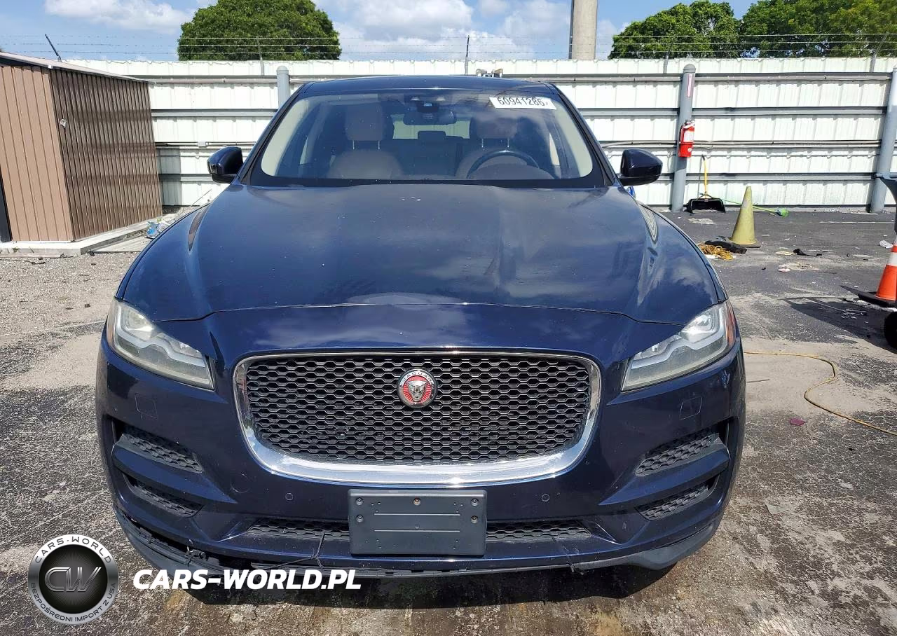 2017 Jaguar F-Pace Prestige VIN:SADCK2BV7HA895072 - 5