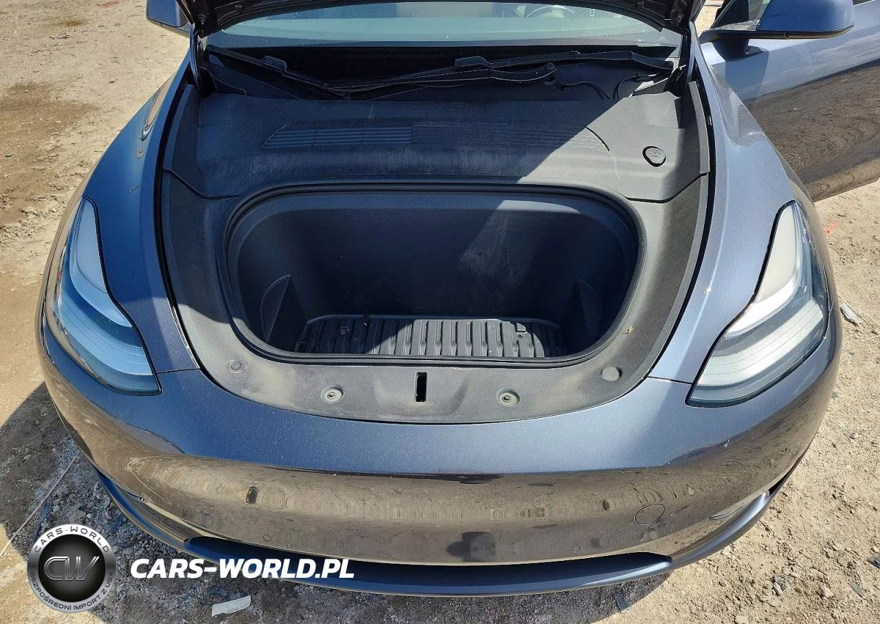 2020 Tesla Model Y VIN:5YJYGDEF8LF011434 - 12