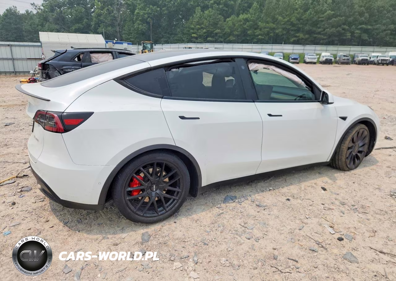 2021 Tesla Model Y VIN:5YJYGDEF5MF251753 - 3