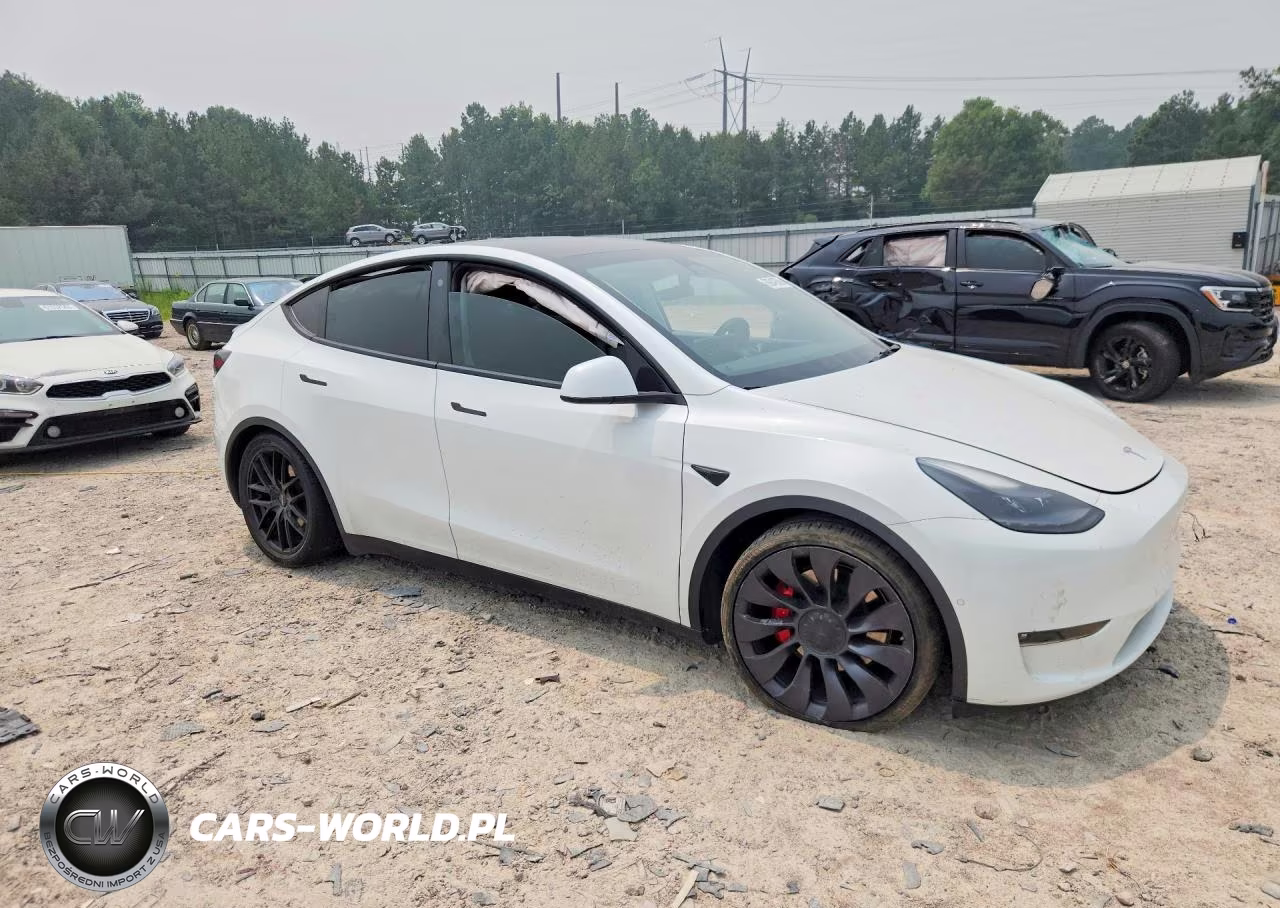 2021 Tesla Model Y VIN:5YJYGDEF5MF251753 - 4