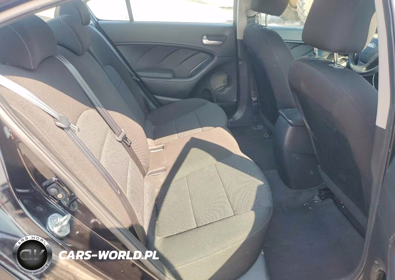 2018 Kia Forte Lx VIN:3KPFK4A7XJE222755 - 10