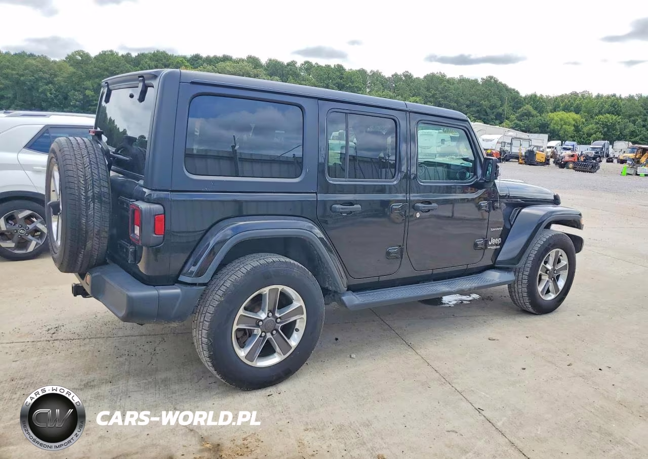 2020 Jeep Wrangler Unlimited Sahara VIN:1C4HJXEN8LW214149 - 3