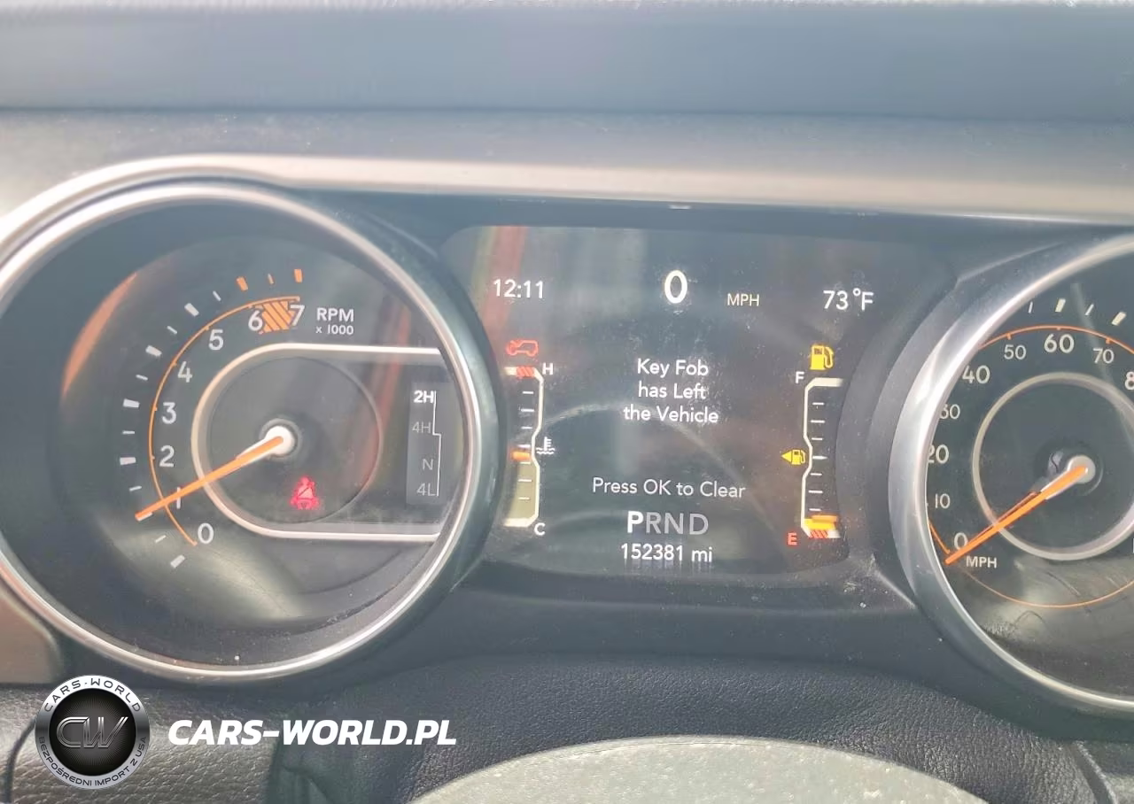 2020 Jeep Wrangler Unlimited Sahara VIN:1C4HJXEN8LW214149 - 9
