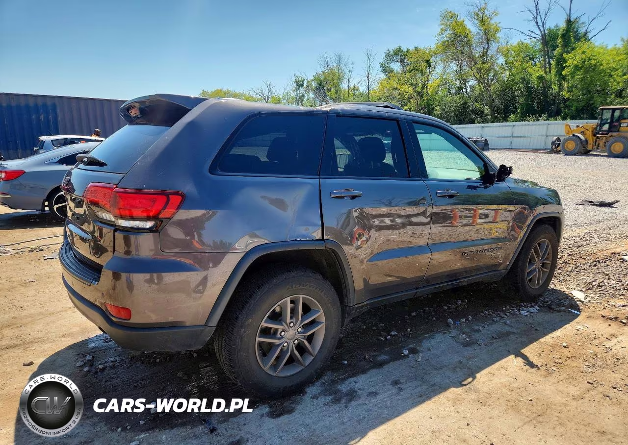 2016 Jeep Grand Cherokee Laredo VIN:1C4RJFAG7GC451292 - 3