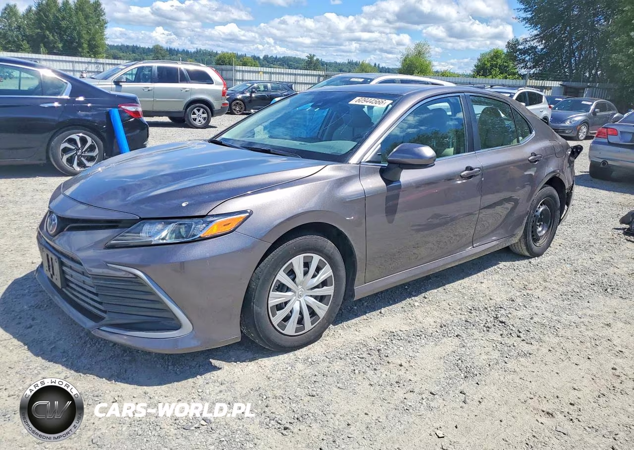 2024 Toyota Camry – zdjęcie 1 z 13