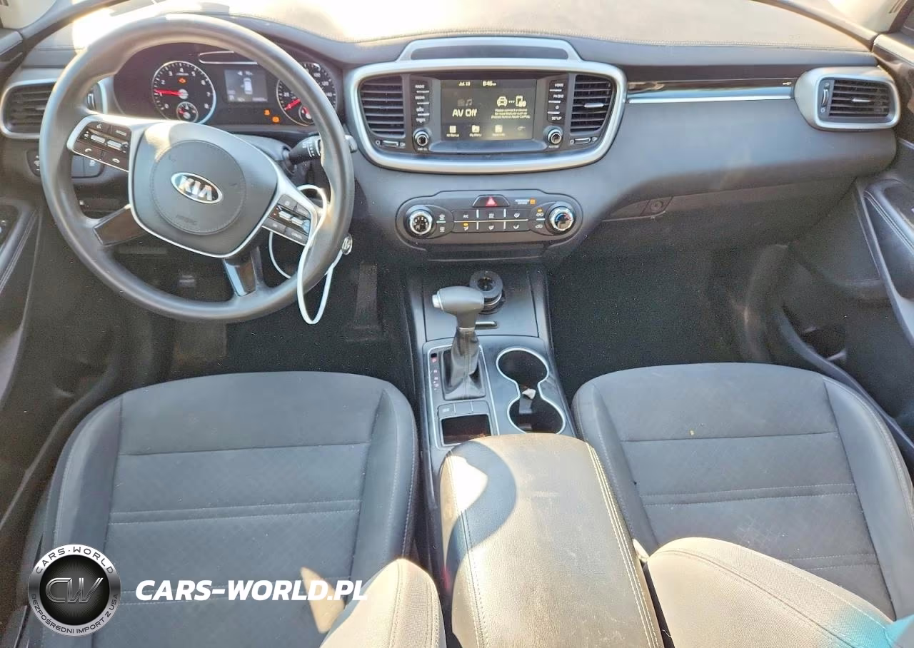 2020 Kia Sorento S VIN:5XYPG4A50LG614654 - 8